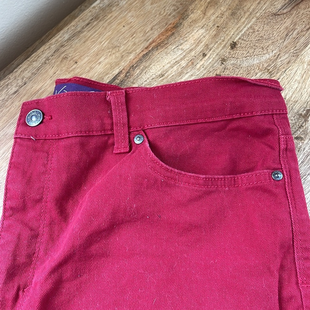 Gloria Vanderbilt, Amanda capri red jeans, size 16. 98% cotton, 2% spandex - Picture 3 of 6